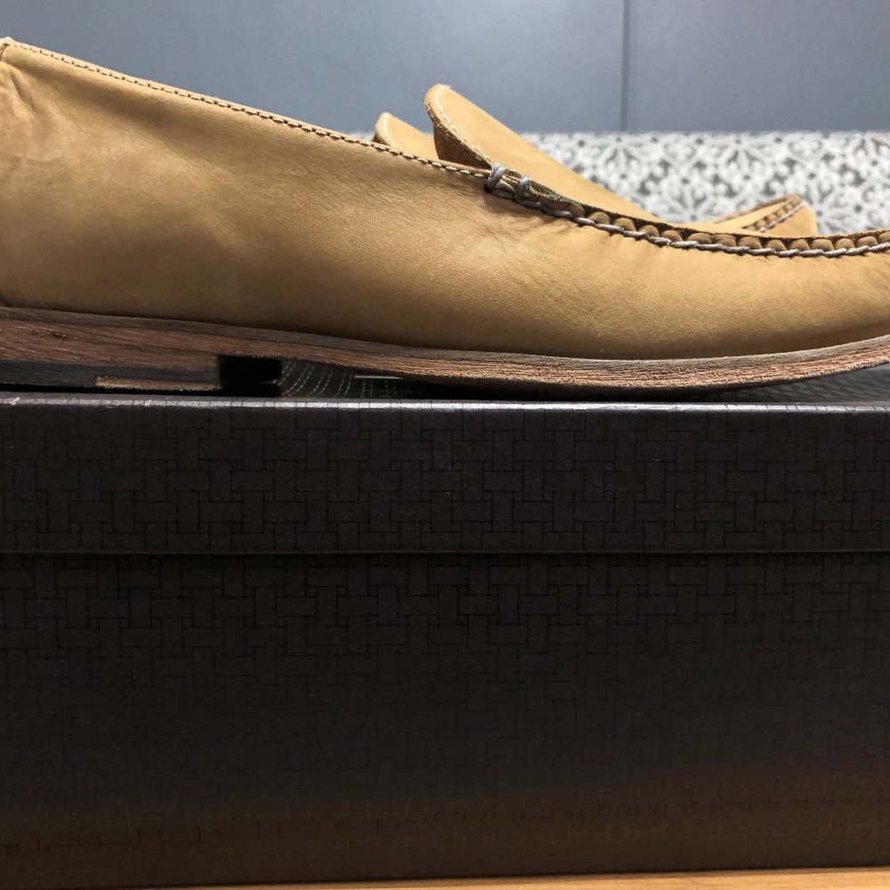 COLE HAAN LOAFERS BEIGE SIZE 11